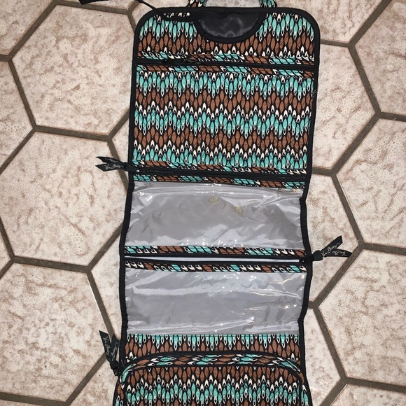 2/$45 🎉 Vera Bradley Travel Organizer 🎉GOOD AS NEW - Picture 2 of 7